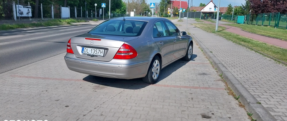 Mercedes-Benz Klasa E cena 25500 przebieg: 118580, rok produkcji 2003 z Legnica małe 67